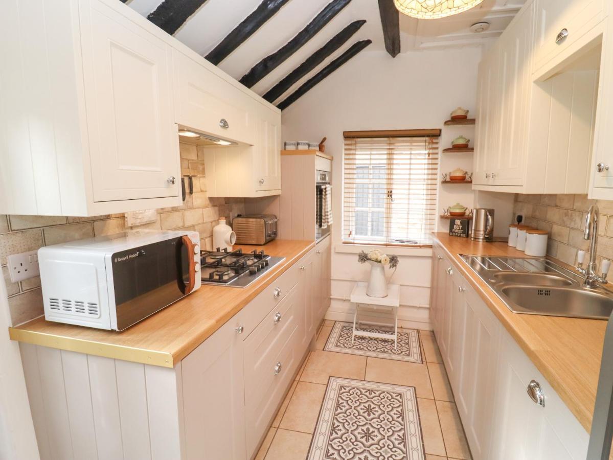 Hobbes Cottage Malmesbury Exterior photo